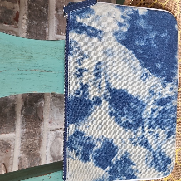 NWOT Kate Spade Tie Dye Denim Portfolio Clutch - Picture 3 of 4